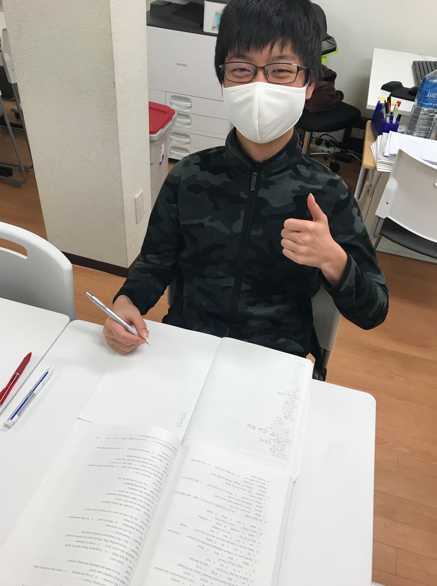 受験勉強をする中三生